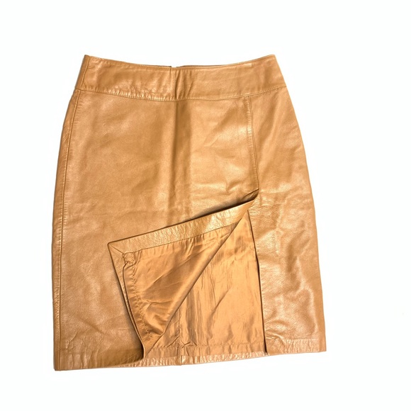 Genuine leather skirt with slit - Picture 2 of 7